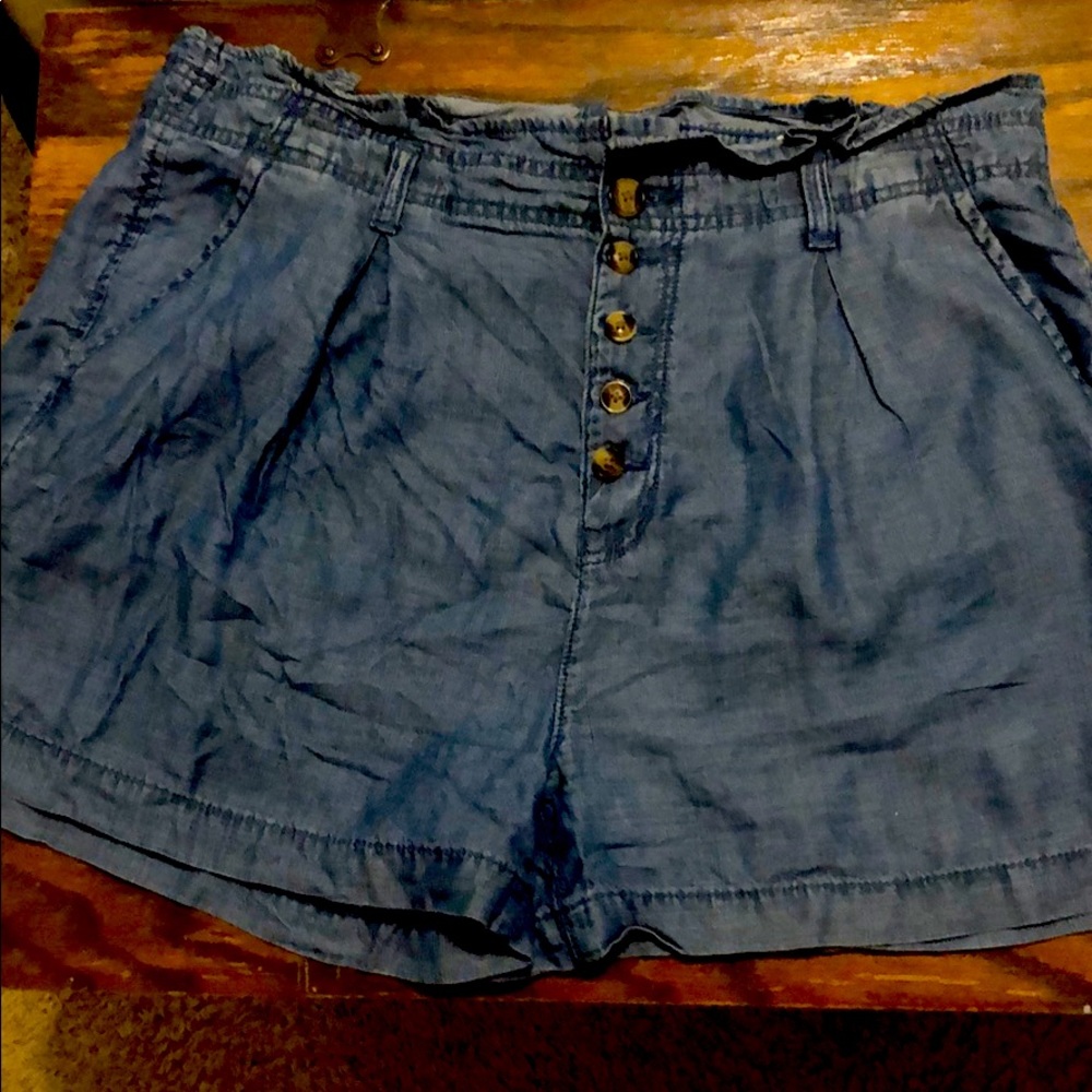 American Eagle Paper Bag Shorts